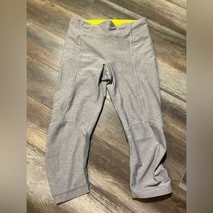 Lululemon Crops Size 4